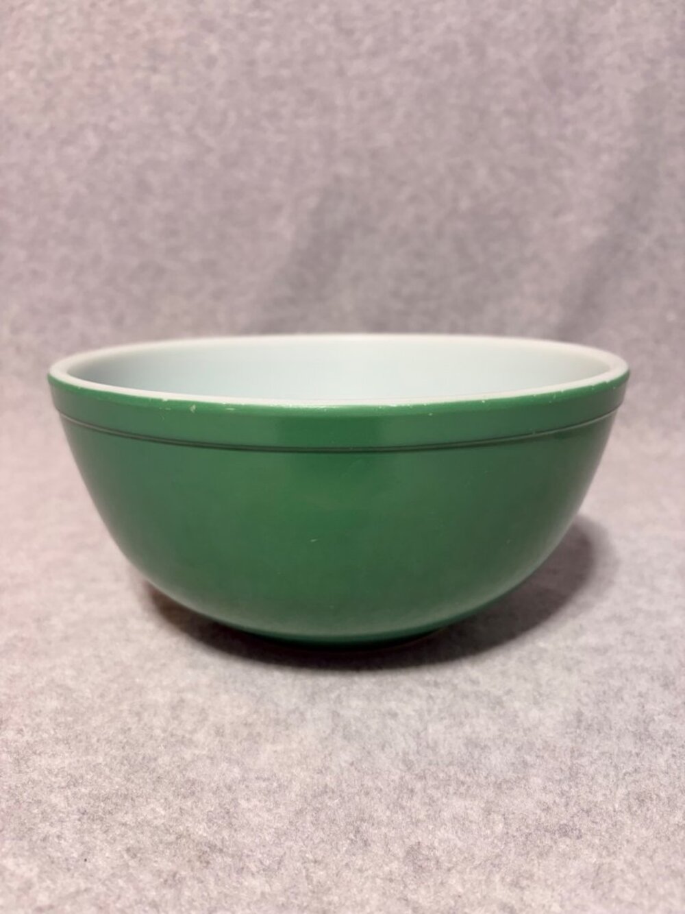 Vintage PYREX Bowl Green Primary Colors 2.5 Qt Nesting Ovenware Mixing Made in U